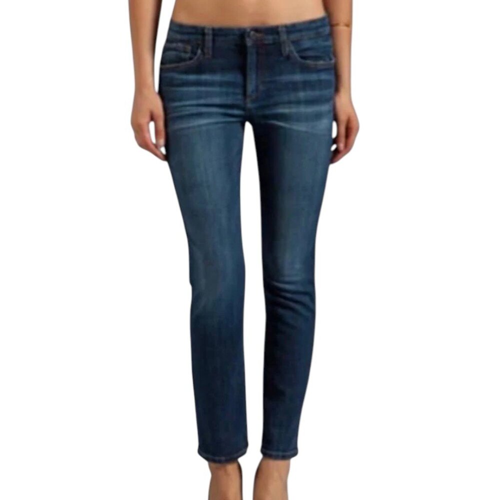 Joe's Jeans Straight Ankle Genna Midrise Style# TMOGEN5819 - 32